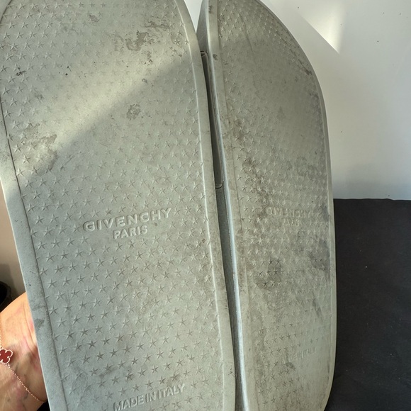 Givenchy Paris Light Gray Pool Slides 🏖️ - Picture 7 of 7